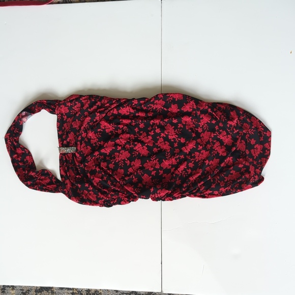 Express Tops - Express Halter top